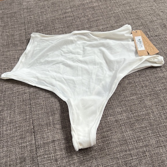 Skims Fits Everybody High Waisted Thong - Picture 11 of 12